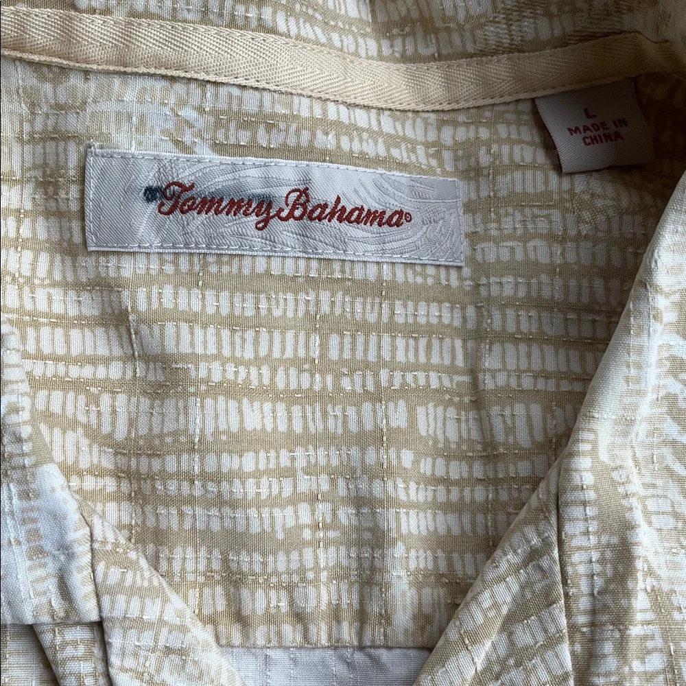 Tommy Bahama 100% Silk Palm Tree Hawaiian Silk Camp Shirt in Tan/Cream Sz L - Picture 7 of 8